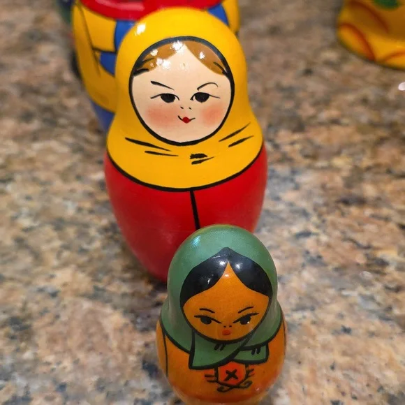 3 Russian Wooden Nesting Dolls - Picture 5 of 11